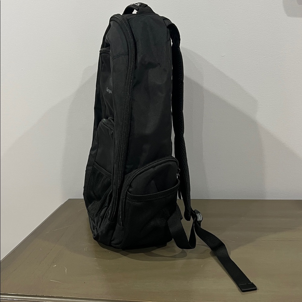 Targus Backpack - image 5
